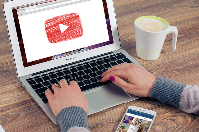 A Beginners Guide to Starting & Growing a YouTube Channel