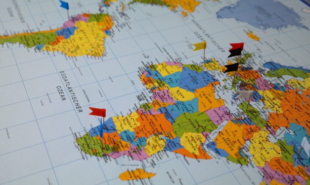 Shopify Plus: Multi-Store vs Multi-Currency