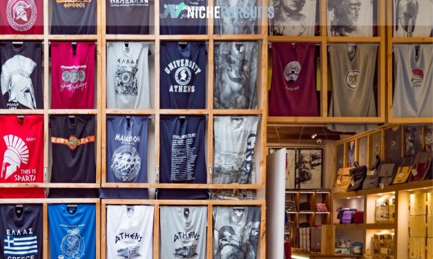 The Best Way to Sell T Shirts Online: Marketplaces, Tools, and Strategies