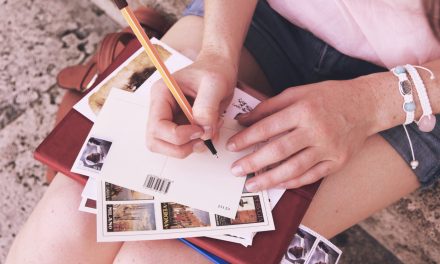 What Are the Major Advantages of Direct Mail Postcards?