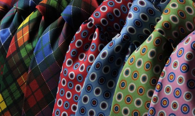 Top Secrets of Starting A Successful Online Clothing Business
