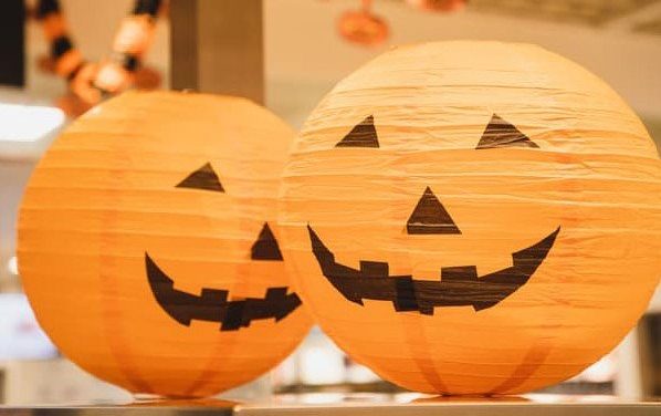 40 Office Costume Ideas for Marketing Nerds & Tech Geeks