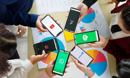 8 Ways to Nail Social Media Collaboration Within Your Marketing Team