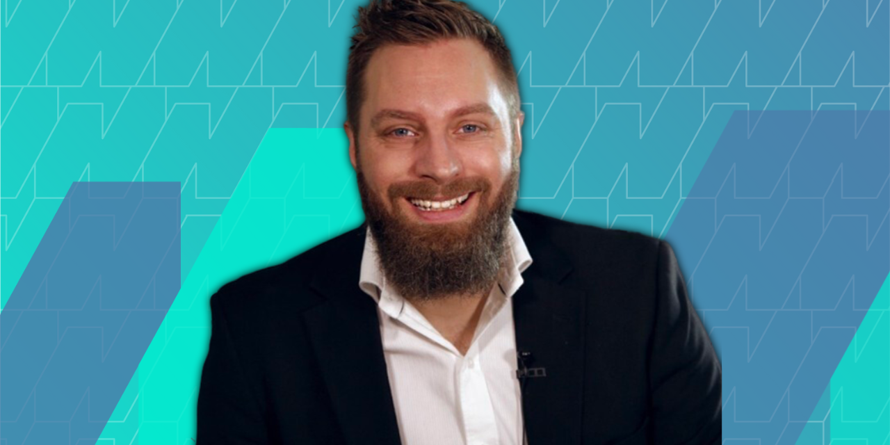 This 37-Year-Old is Making +$2.5 Million/Year Selling Customizable Business Proposal Software