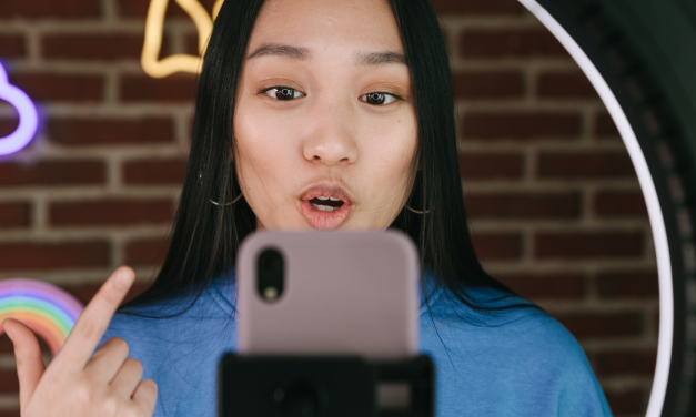 23 Companies Looking for Influencers To Help Promote Their Stuff in 2022