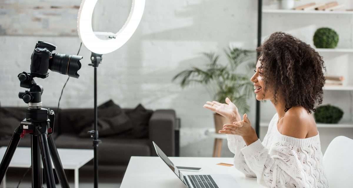 B2B Influencer vs B2C Influencer Marketing and advertising