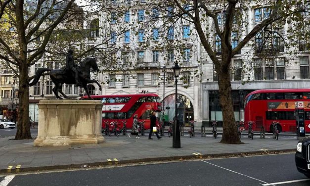 How To Manage Your Executive Profile on LinkedIn