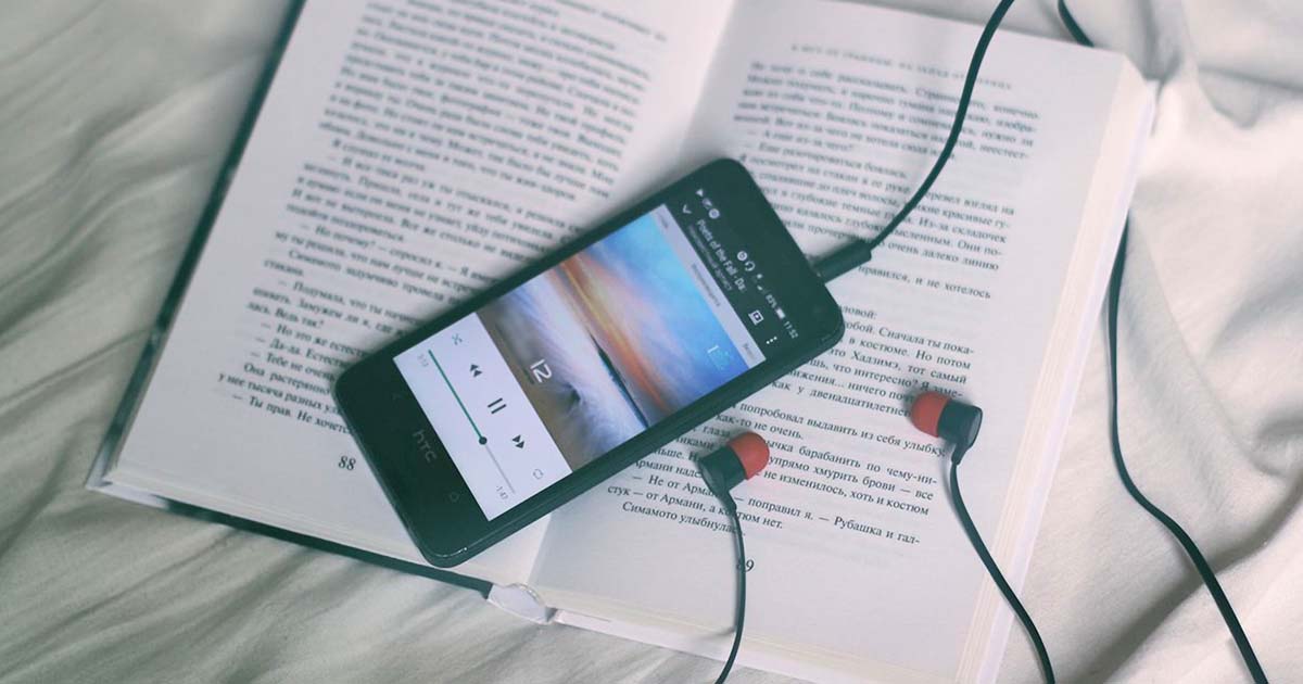 10 Podcasts on Social Media That You Can’t Afford to Miss