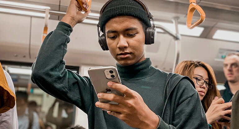 Why Mobile Content Drives Income: An Examination of Modern Consumer Final decision Journey