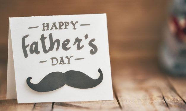 25 Satisfied Father’s Working day Messages & Greetings (+Templates)