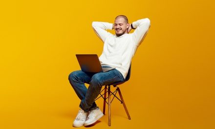 The Ultimate Guide to Writing Attention-Grabbing Headlines That Get You Millions of Views